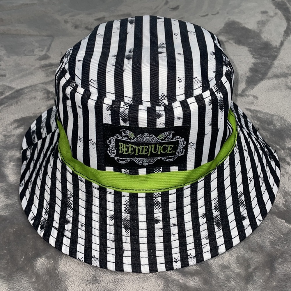 ☠️Beetlejuice Reversible Bucket Hat☠️